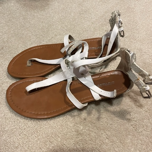 VINTAGE Express gladiator kitten heeled sandals. Size 6. - Picture 2 of 6